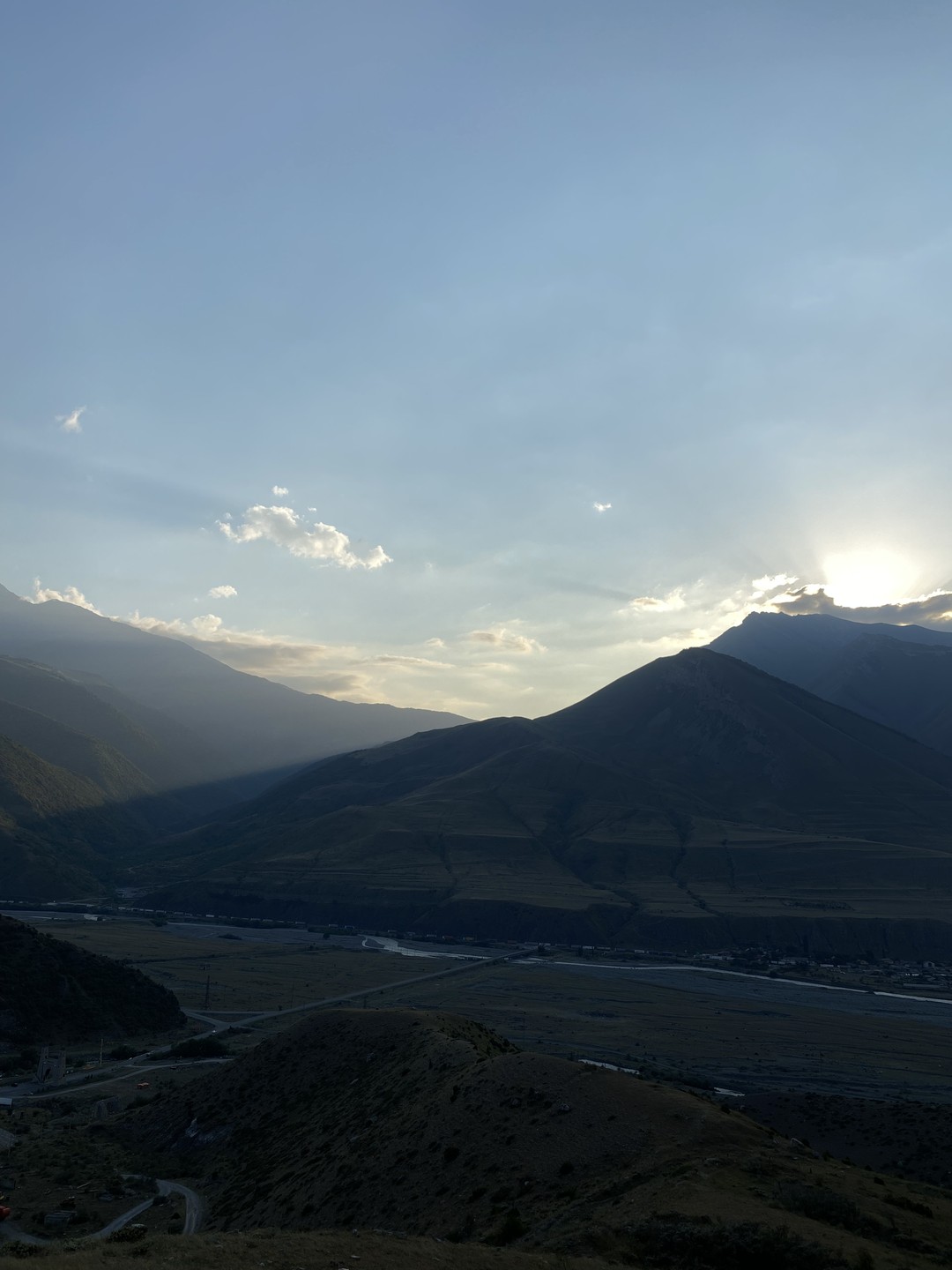 Недавно мне посчастливилось побывать во второй раз на экскурсии по великолепной горной Ингушетии.