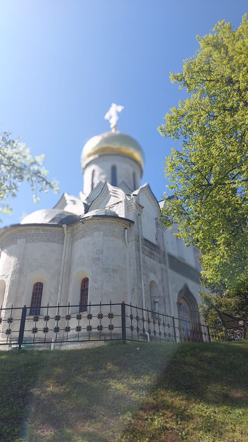 Были в Звенигороде в отличный солнечный день при комфортной погоде. Интересен город и выбранный маршрут. Гидом