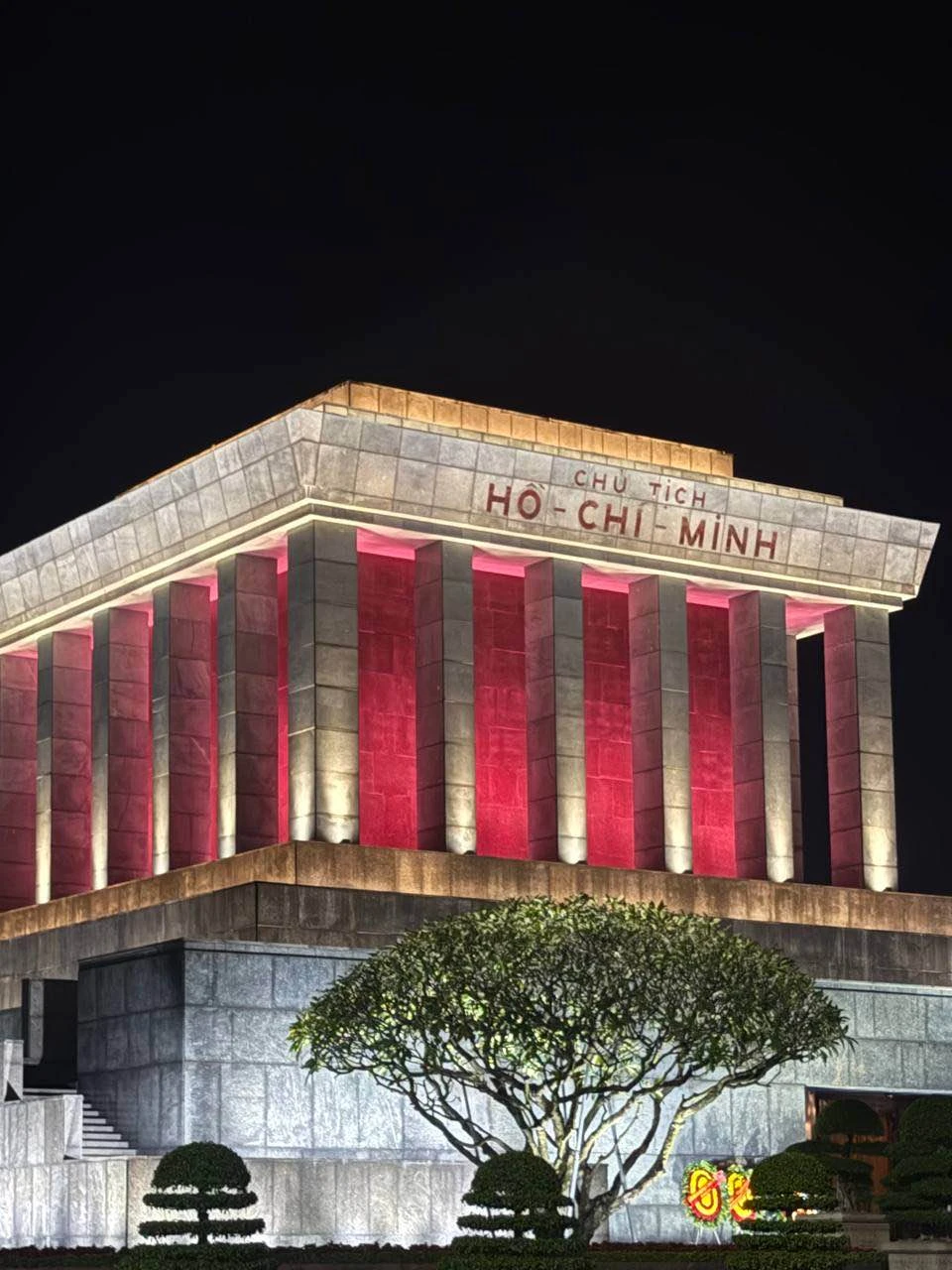 Елизавета отличный гид, которая рассказала основную историю Вьетнама и погрузила в быт и обычаи местных жителей