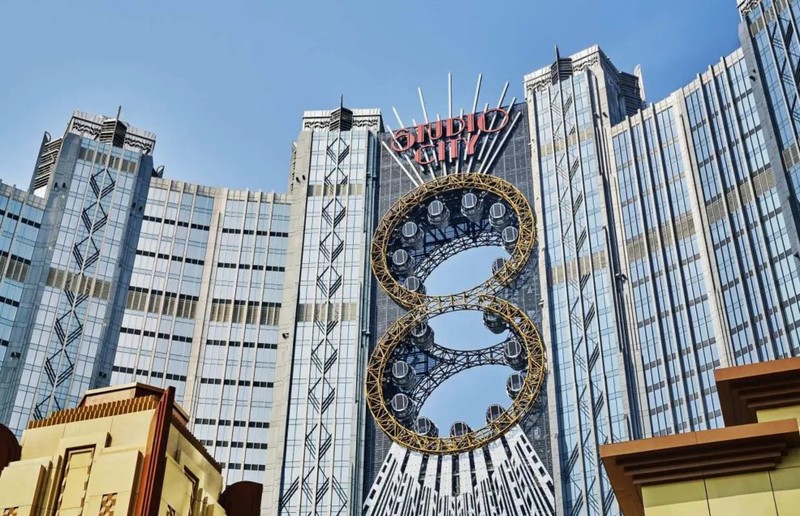 Билет на колесо обозрения Golden Reel в здании Studio City Макао