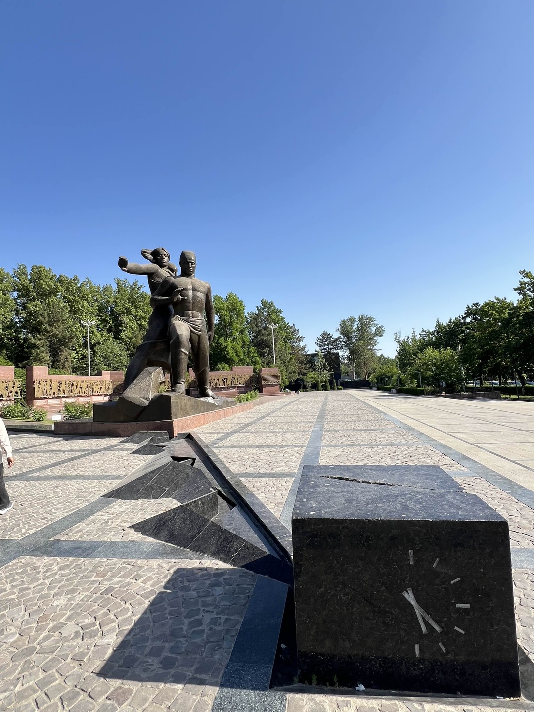 Хотим сказать огромное спасибо за знакомство с солнечным Ташкентом нашего гида Хосила! Очень понравилось как он