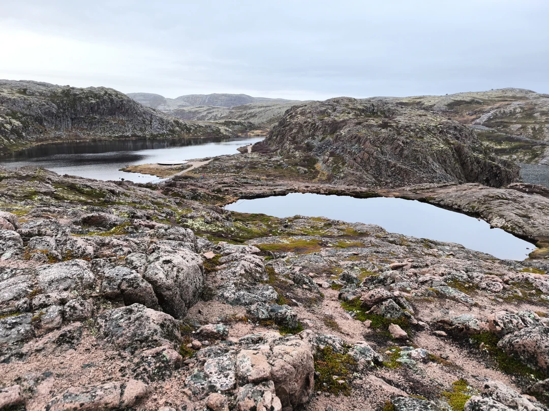Поездка прошла с гидом Алексеем. Все очень понравилось, Алексей интересно рассказывает о природе и истории края