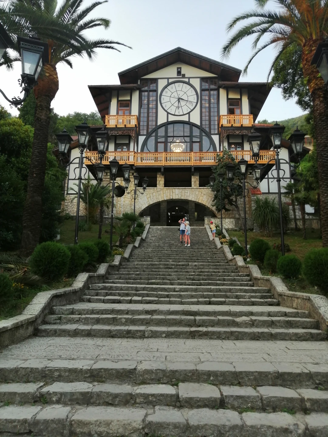 Групповая экскурсия из Сочи к символам Абхазии с посещением цитрусового сада (Елена)