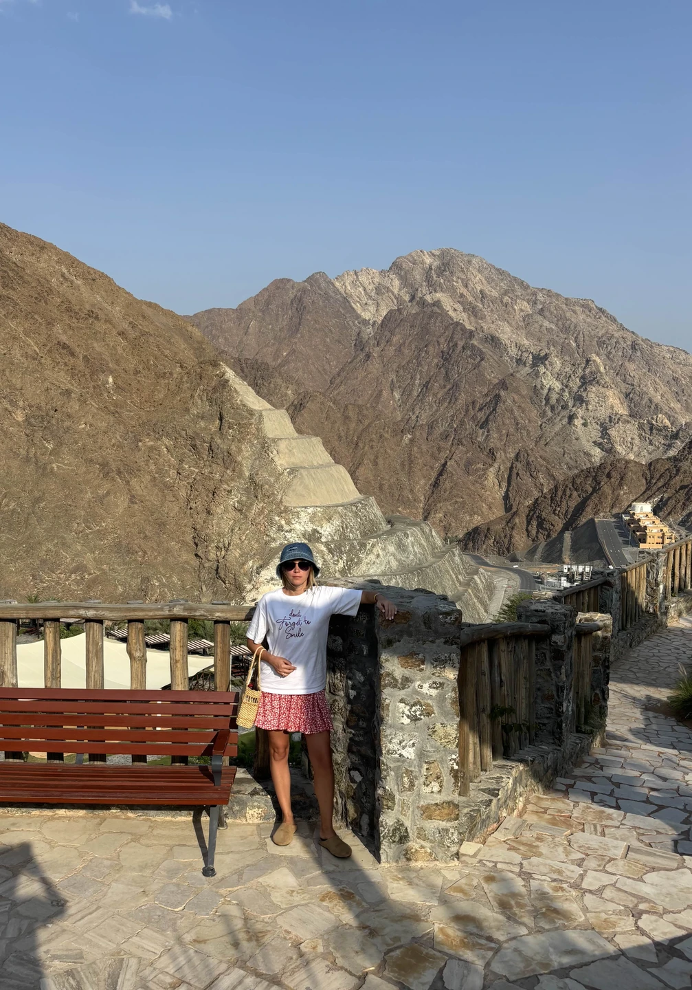 День с нами провела гид Анна. Прекраснейший гид и человек. Мы посмотрели весь эмират. Программа точно