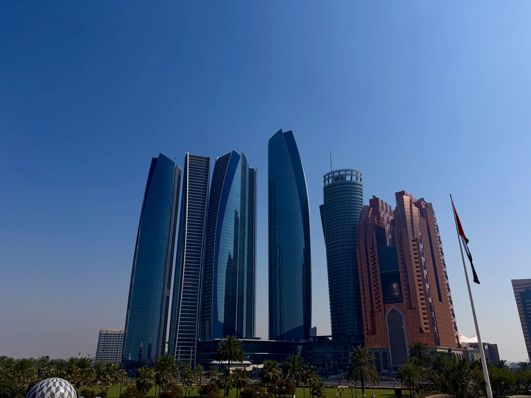 Ездили на экскурсию 24 февраля. Экскурсовод Баха очень позитивный и интересный собеседник. Рассказал нам об истории