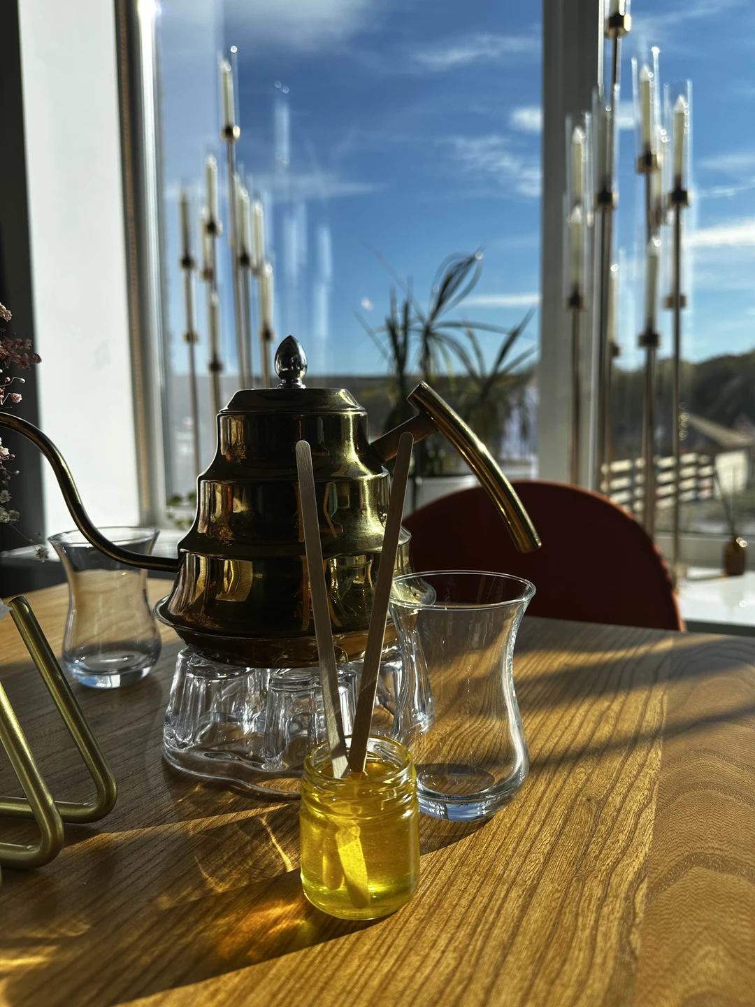 Прекрасное место. Увезли с собой баночки со скрабом ручной работы, в подарок близких выбрали косметику ручной