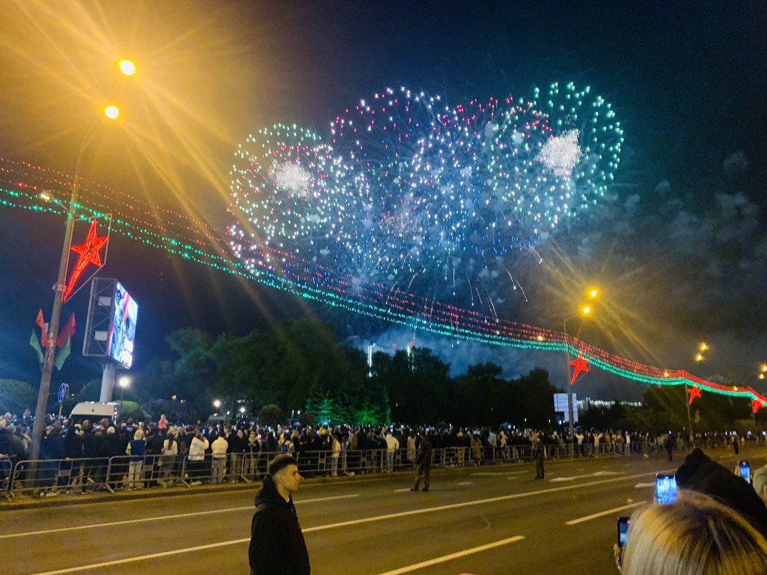 Проводил экскурсию Владимир (гид из команды). Было 9 мая и нам предложили несколько вариантов маршрутов. Мнения