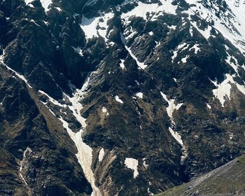 Подъём на Эльбрус, Поляна Нарзанов, озеро Гижгит и плато Тызыл