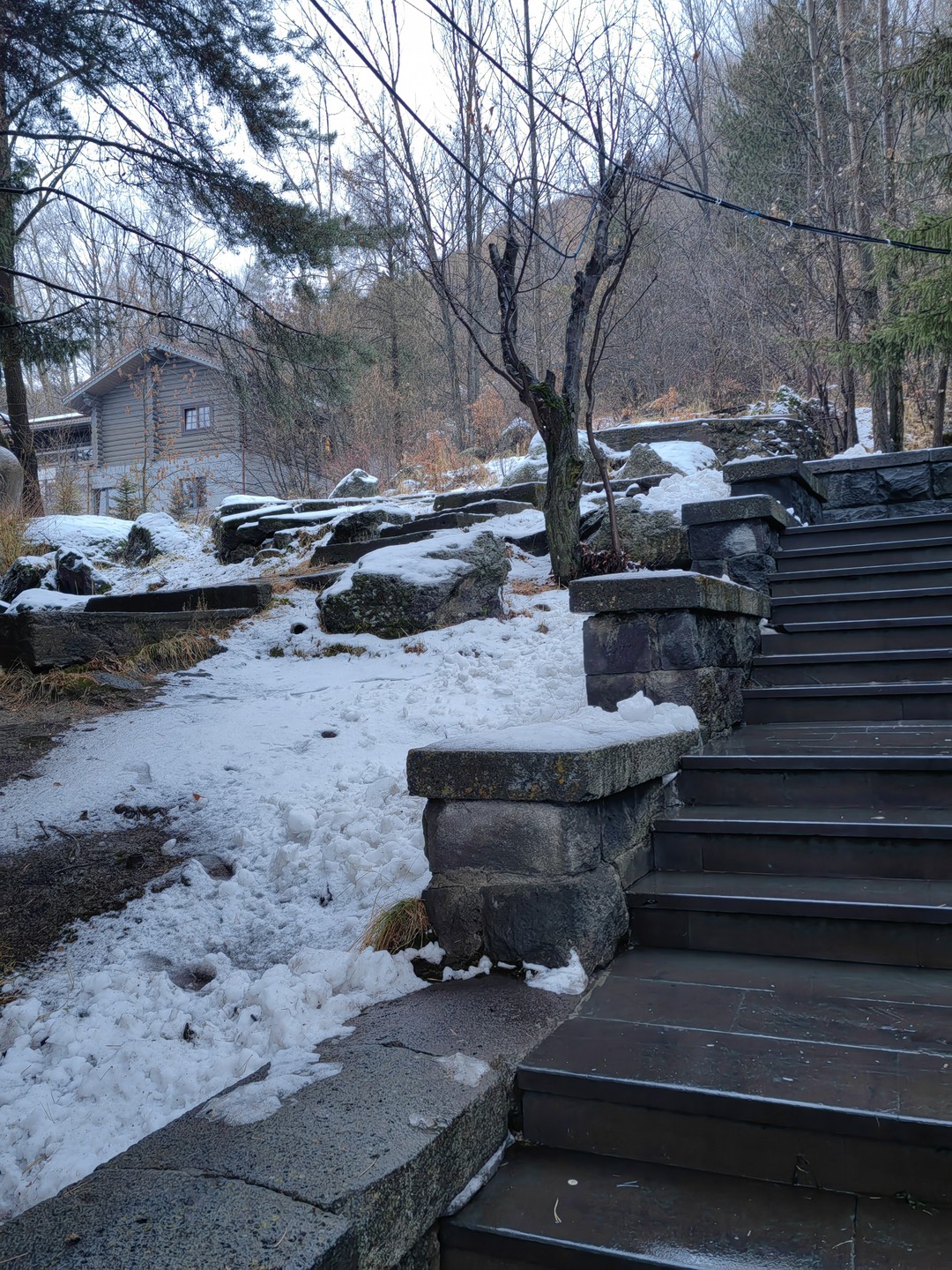 Были на экскурсии "Винное путешествие" с друзьями в начале декабря. Брали однодневный тур. Гидом был Тигран.