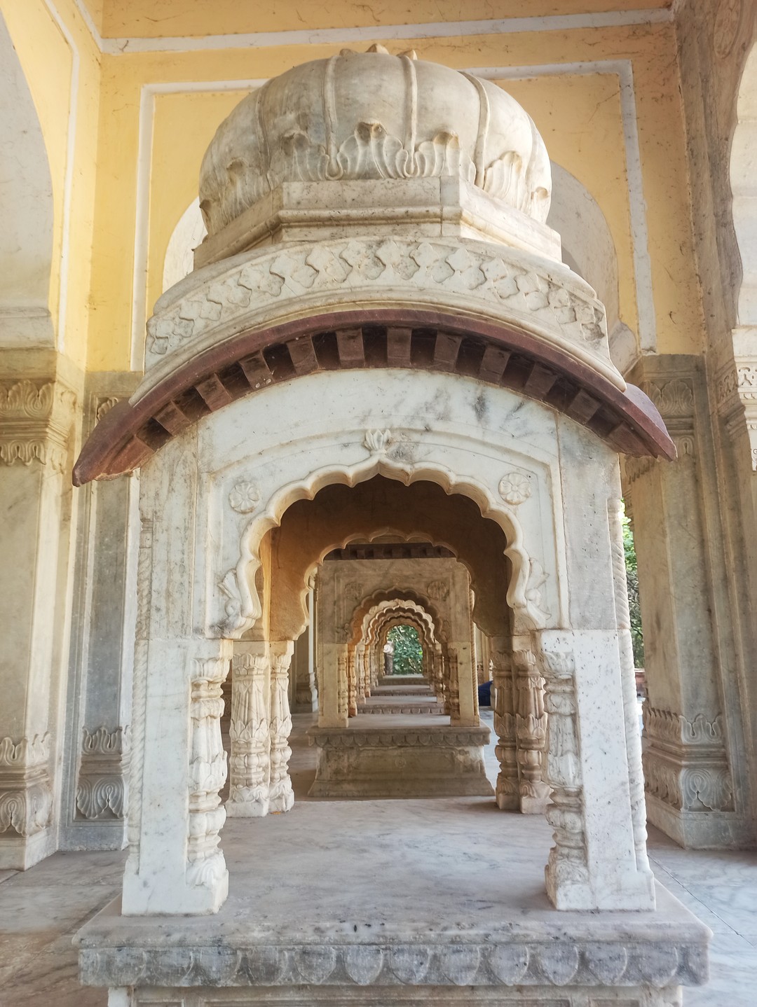 Благодарю Маниша за знакомство с Джайпуром. Встретил в отеле. Экскурсия прошла в дружеском формате. Гид проводит