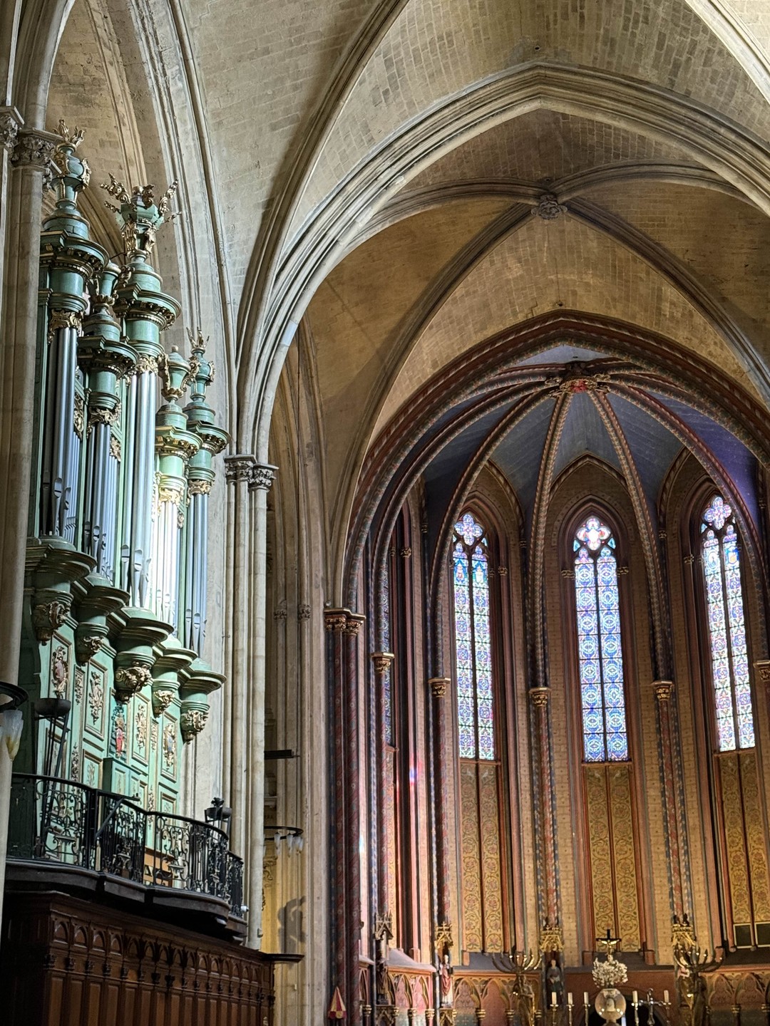 Огромное спасибо нашему замечательному гиду Олесе за интереснейшее знакомство с очаровательным Экс-ан-Провансом! Благодаря её рассказам и