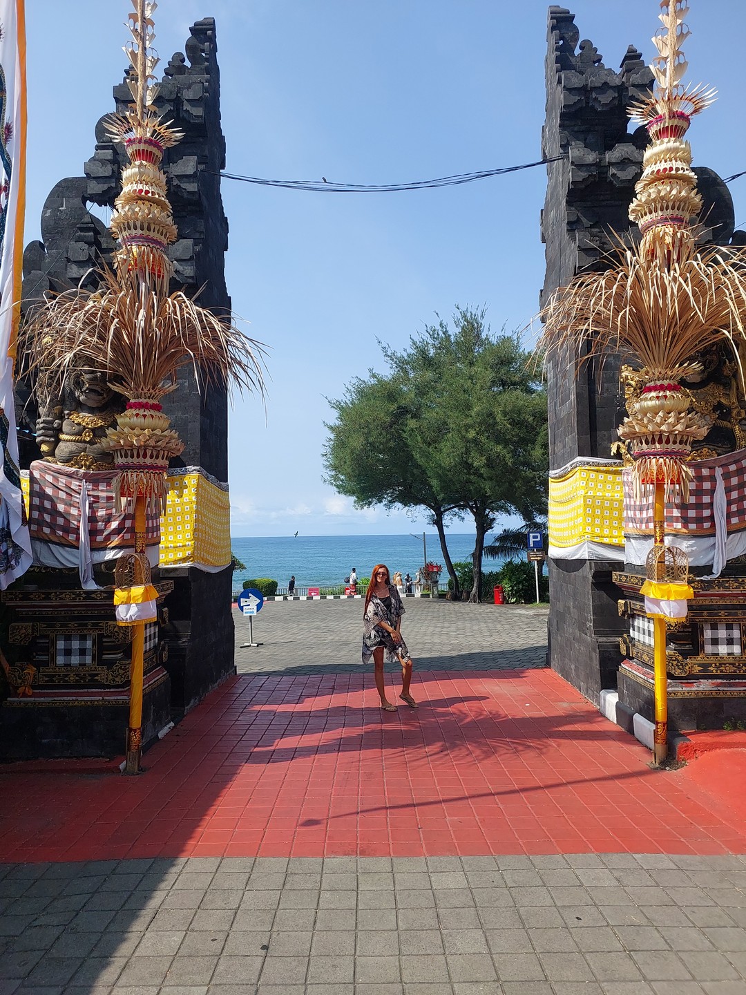 Гид Эрди хорошо говорит на русском