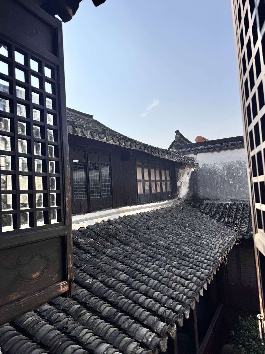 С нами была гид Ольга, нам все очень понравилось, приехали вовремя, комфортабельный авто, было интересно во