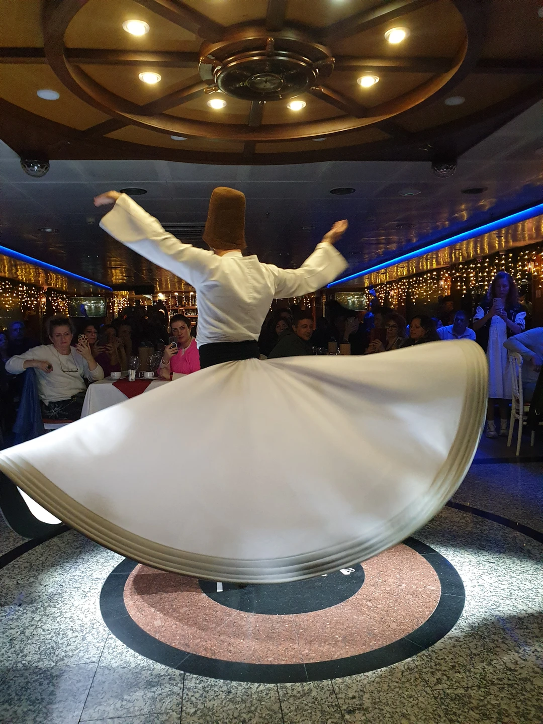 По вечернему Босфору на круизном лайнере (Татьяна)