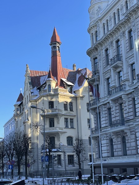 Александра потрясающий экскурсовод, один из лучших экскурсоводов к кому я обращался (экскурсии заказываем постоянно). Экскурсия была