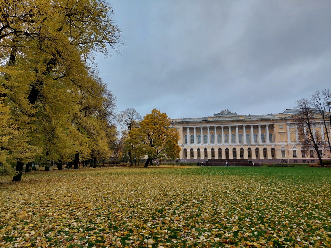 Давно хотели побывать на этой экскурсии, т к любим сады и парки Петербурга, хотелось прогуляться по