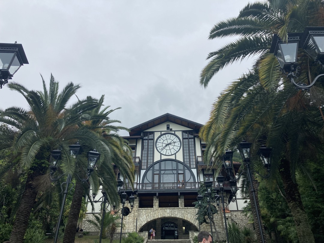 Курортная Гагра и озеро Рица (Елена)