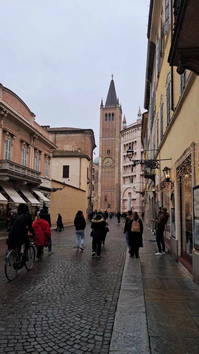 Увидели другую Парму. Очень много успели посмотреть. Даже больше чем обещали. Мы очень довольны. И фотографии