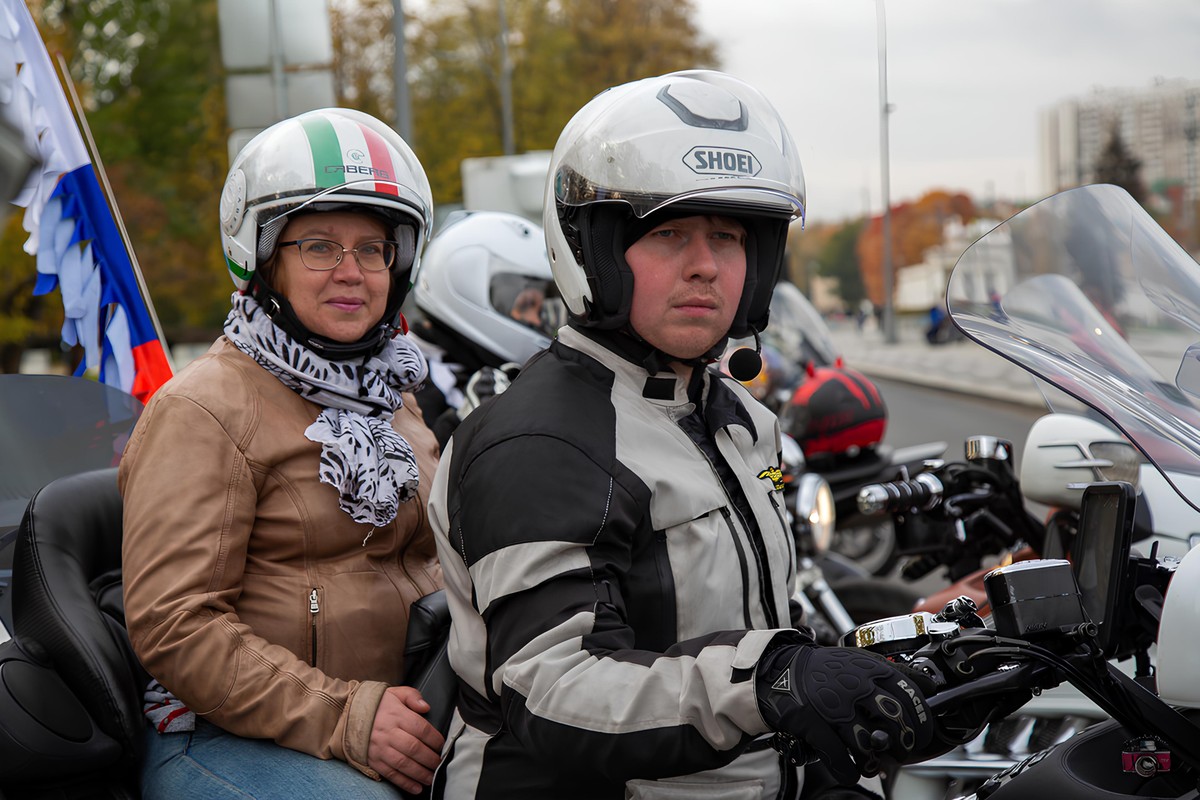 Все высотки Москвы — на мотоциклах (круглый год) (15/23)