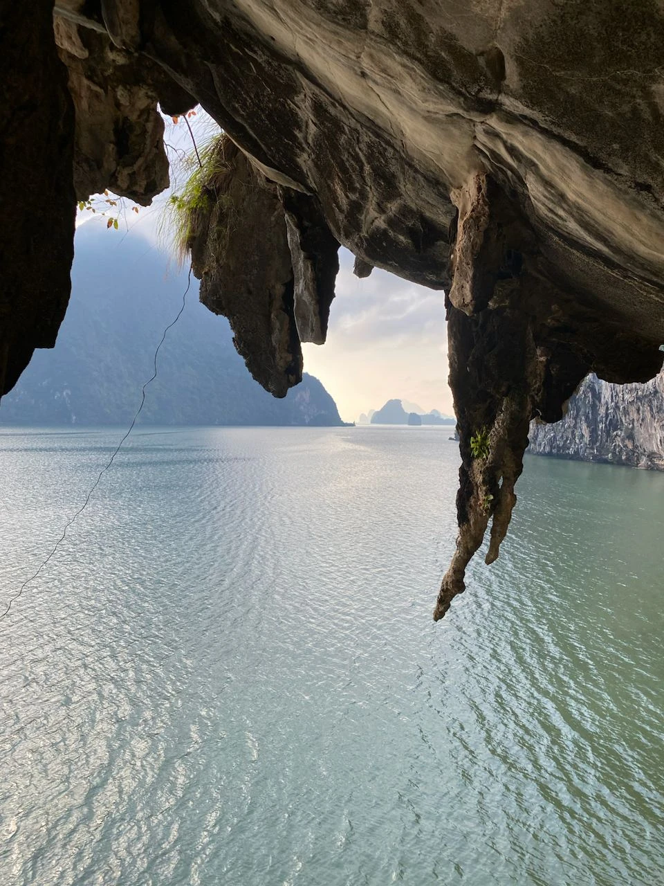 Пожалуй, одна из лучших экскурсий, на которых я была, с яркими впечатлениями, необычными локациями и красивыми фотографиями на память. Спасибо Денису!