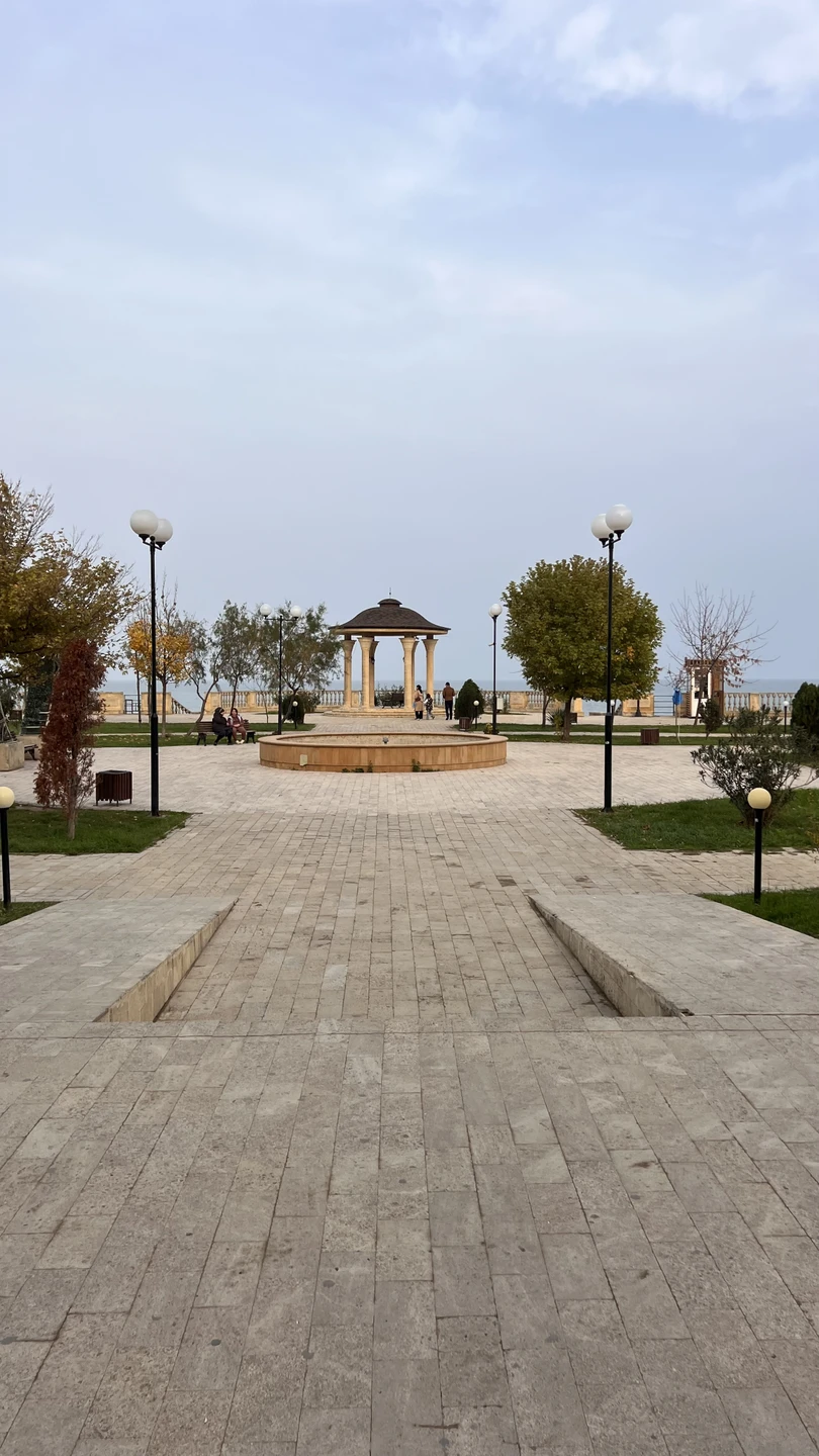 Ходили на экскурсию. В составе 2 взрослых и 2 ребенка (6 и 10 лет)