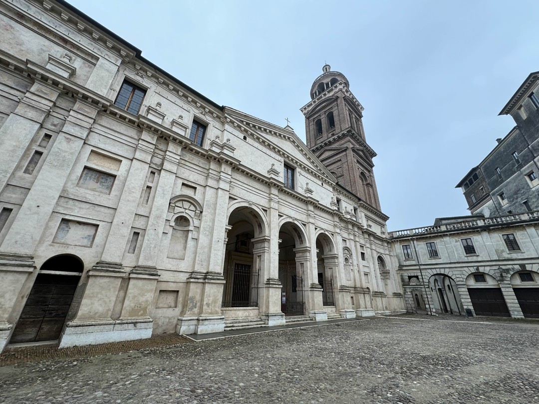 Нона прекрасный экскурсовод - всем советую открыть этот для себя и друзей