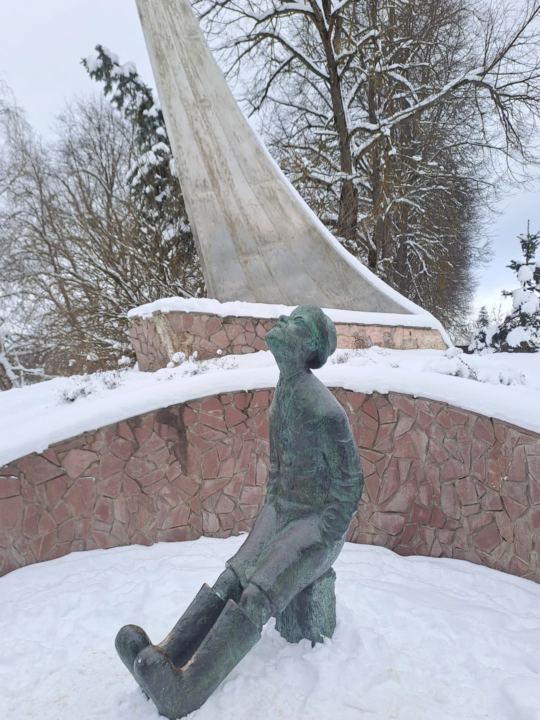 Нам очень понравилась экскурсия. Александр очень интересно и много рассказывал, провел нас по всем важным местам