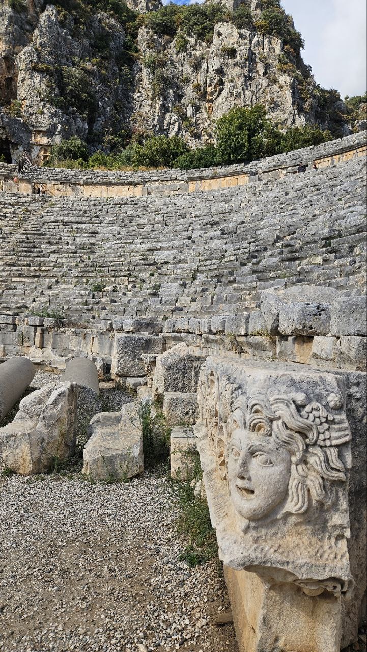 Хочу поделиться своими впечатлениями от потрясающей экскурсии в Демре, которая оставила неизгладимый след в моей душе.