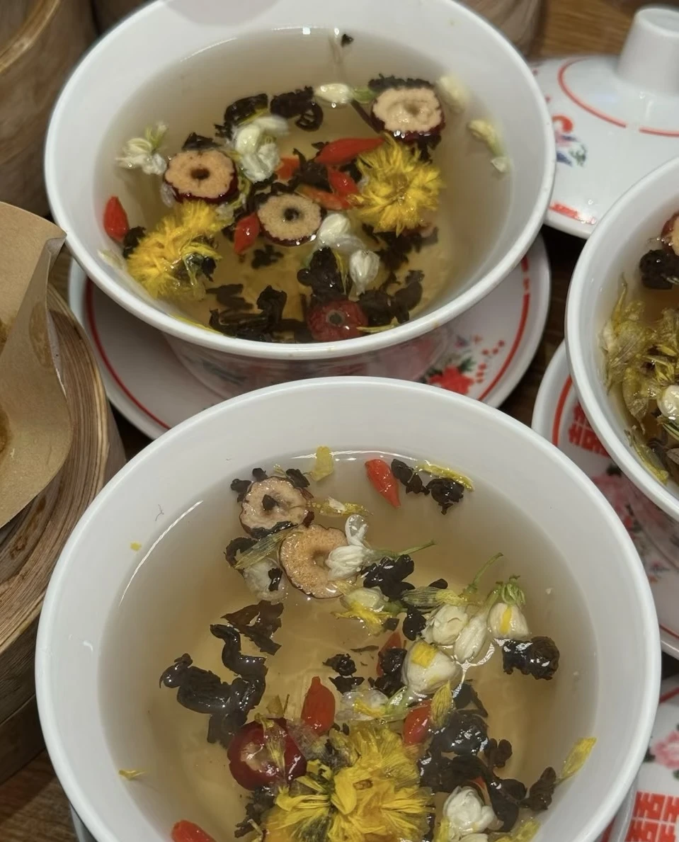 У нас была всего 10-часовая пересадка в Чэнду, и этот тур идеально подошёл под наши потребности