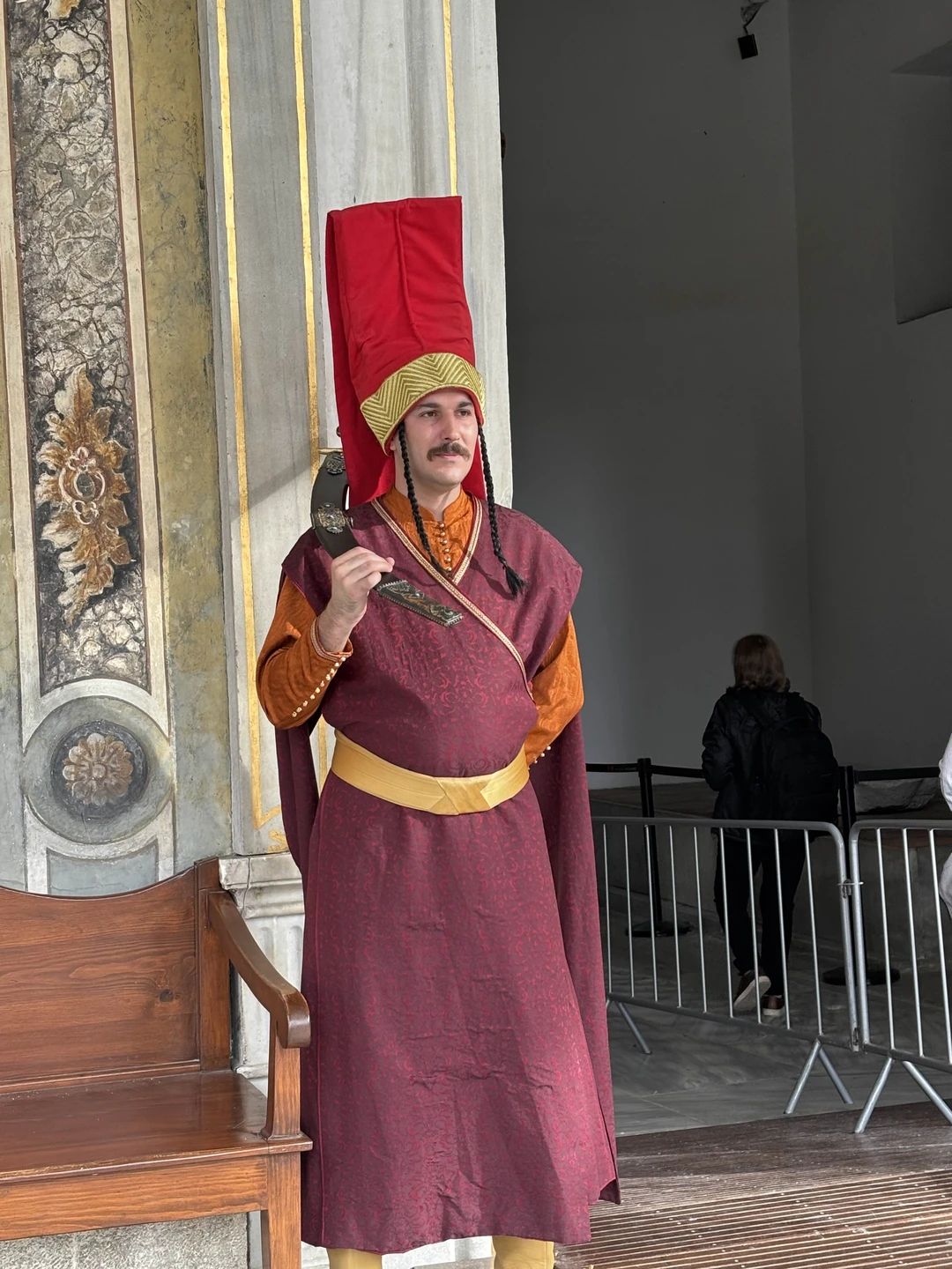 Вчера был максимально насыщенный день- два дворца: абсолютно разных, оба исторически важные. Мой фаворит- Долмабахче😍, он