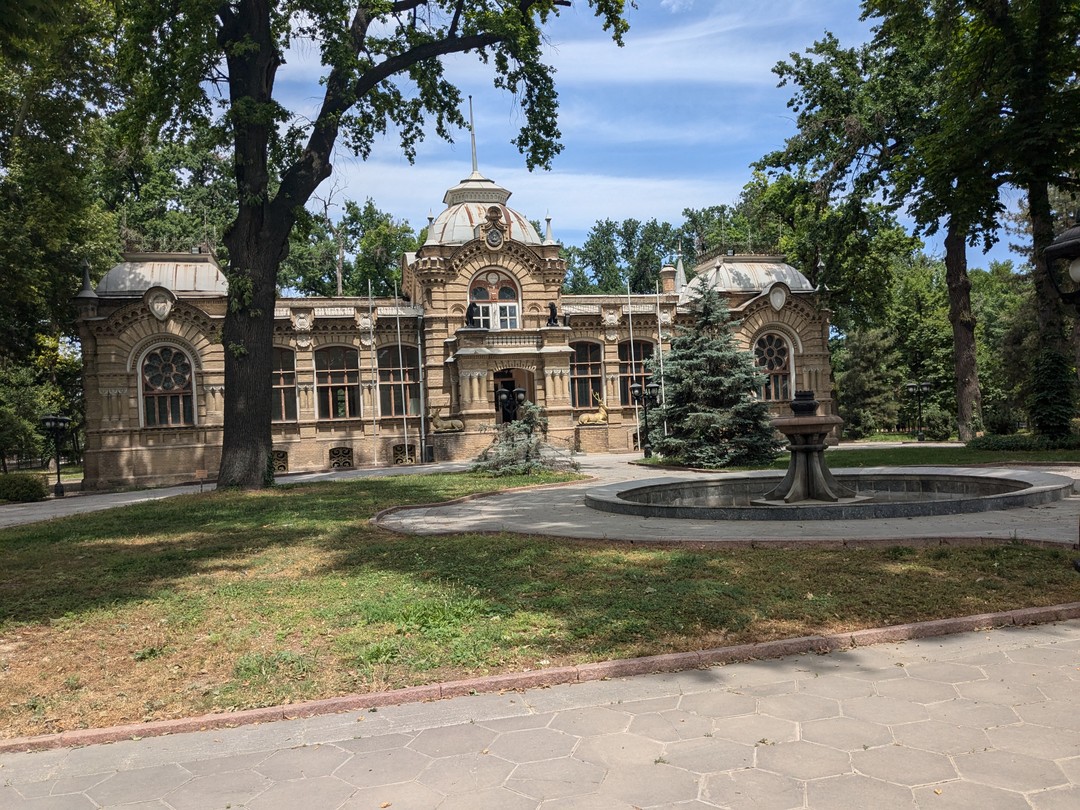 Не скучайте в аэропорту Ташкента (Юлия)
