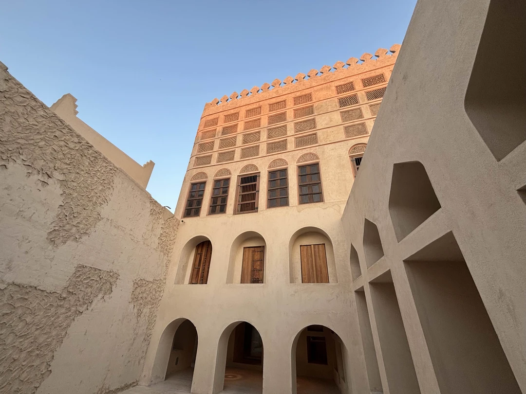 Огромное спасибо Татьяне за организацию нашей индивидуальной экскурсии в Манаме. Наш гид Луиза просто замечательная, и