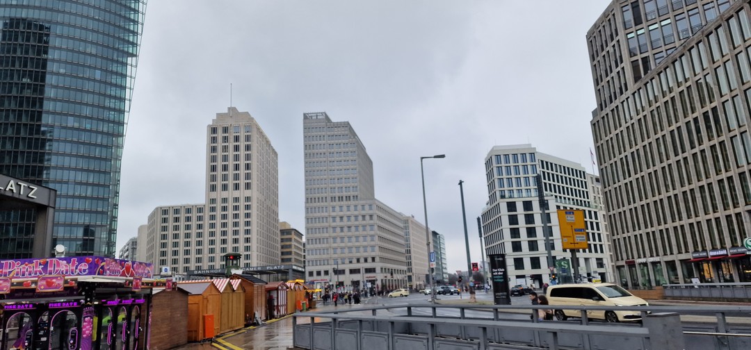 По обе стороны баррикад: пешая прогулка по Берлину (Макс)