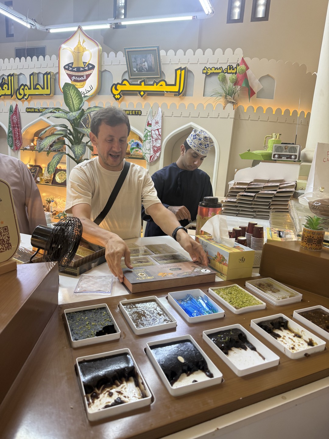 Впечатлило. Успели попасть на рынок скота в Низва, атмосферное место. Очень понравился форт и виды на