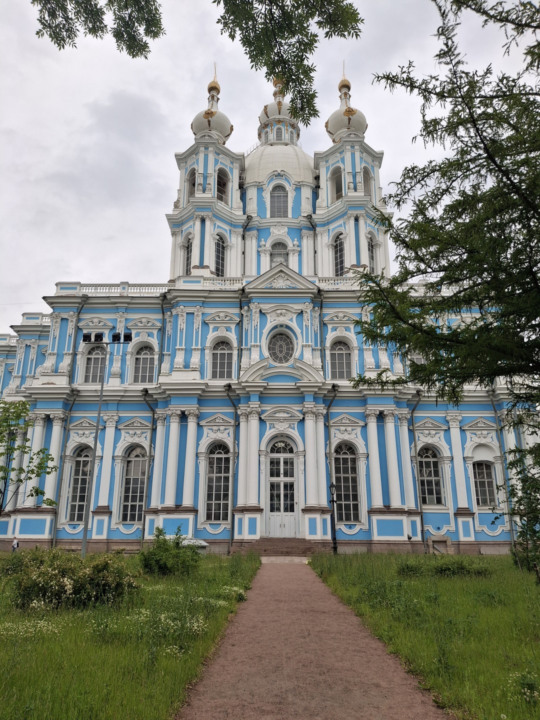 Смольный за 300 лет: от Смольного двора до убийства Кирова (Любовь)