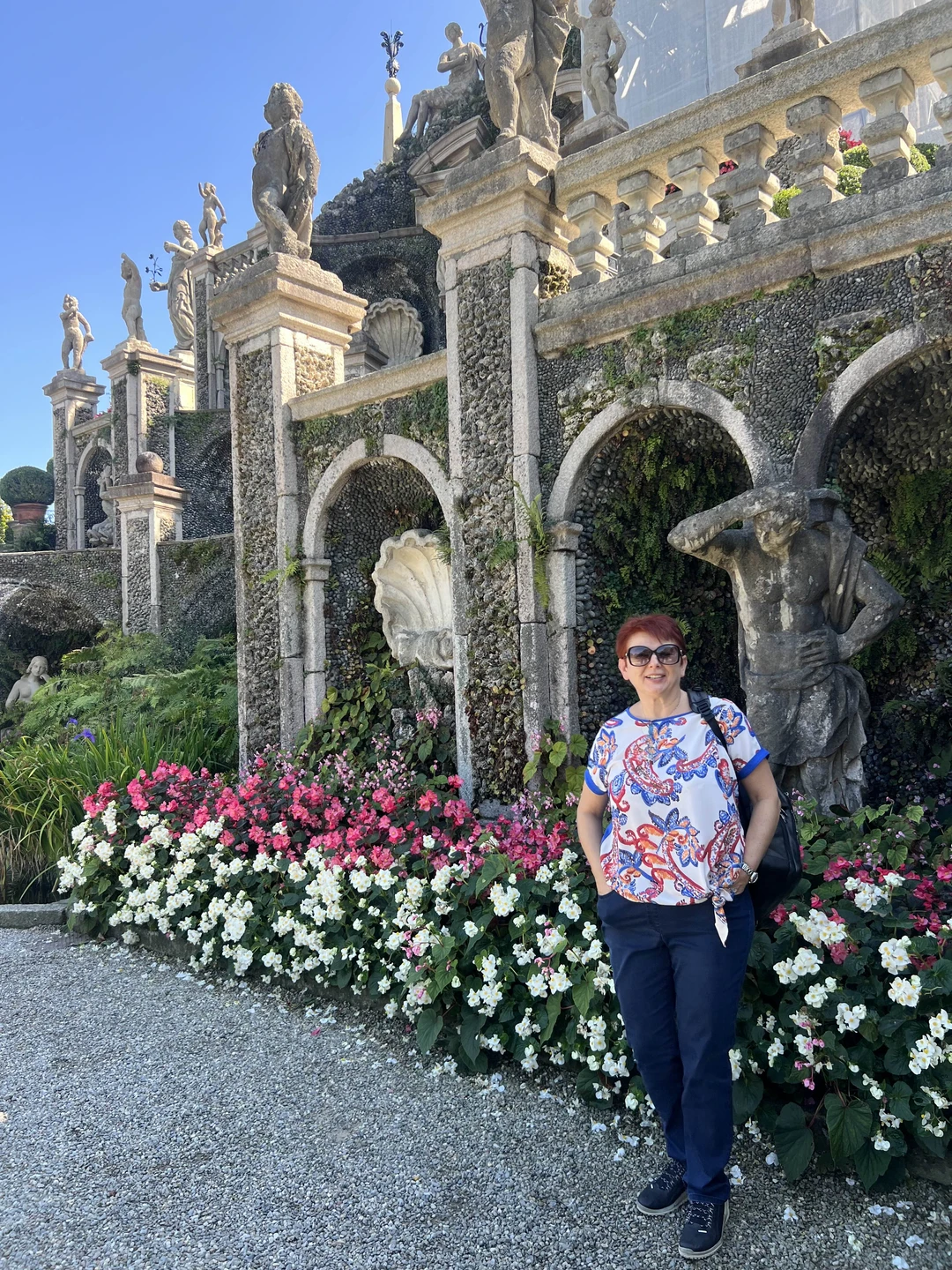 Тиана-прекрасный гид, встретила, все показала и рассказала убедительно! Дворец на острове Bella -это чудо из чудес!