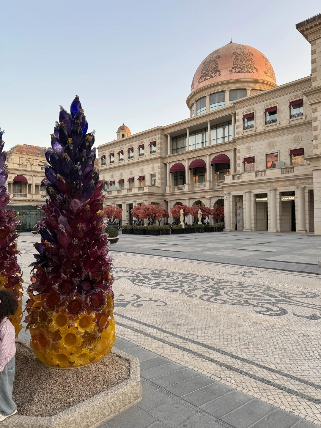 У нас была экскурсовод Зуля))нам она очень понравилась)буду рекомендовать друзьям ее))