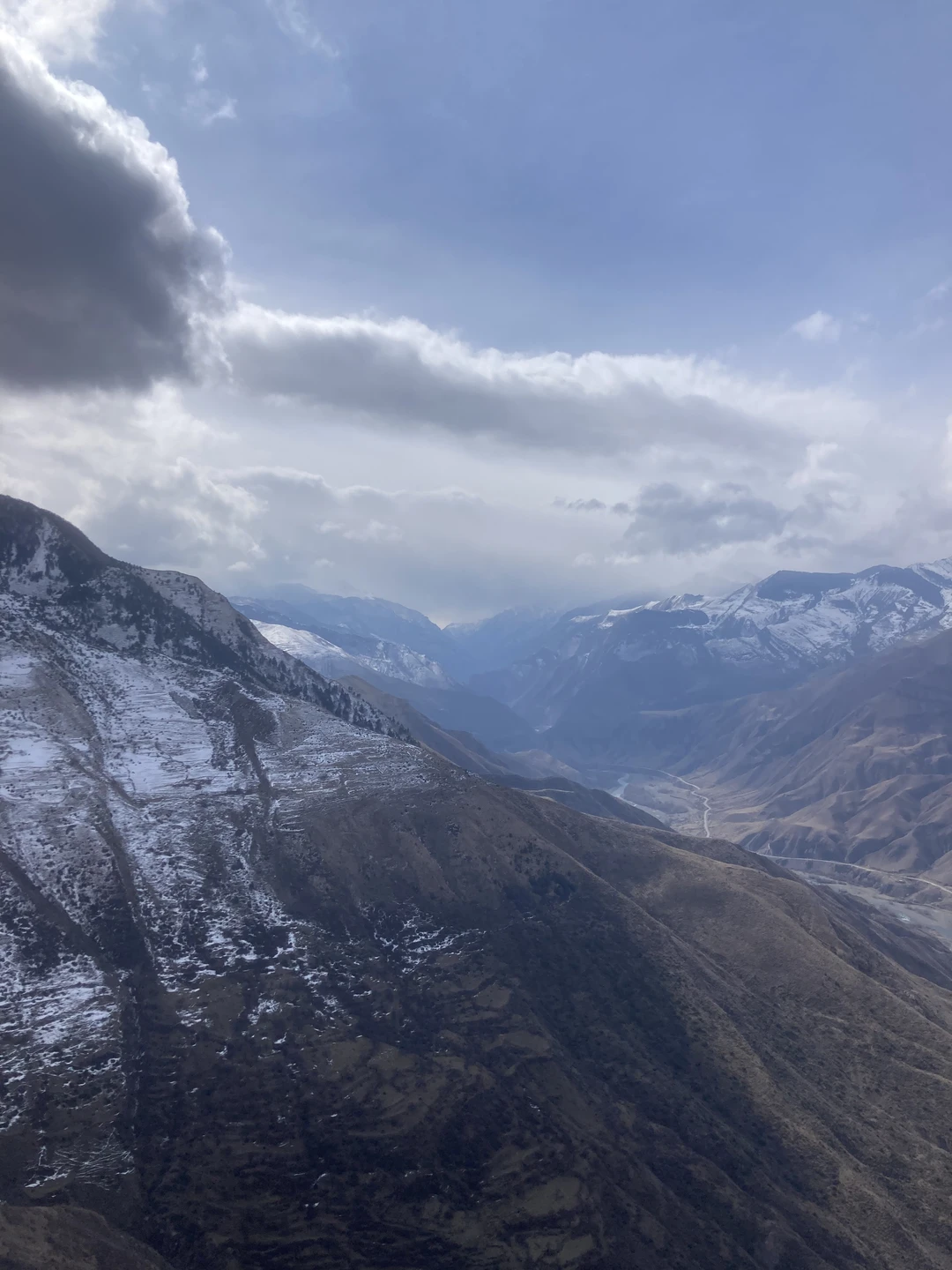 Брали тур на один день. Дорога довольно большая и всё время в пути гид рассказывал о