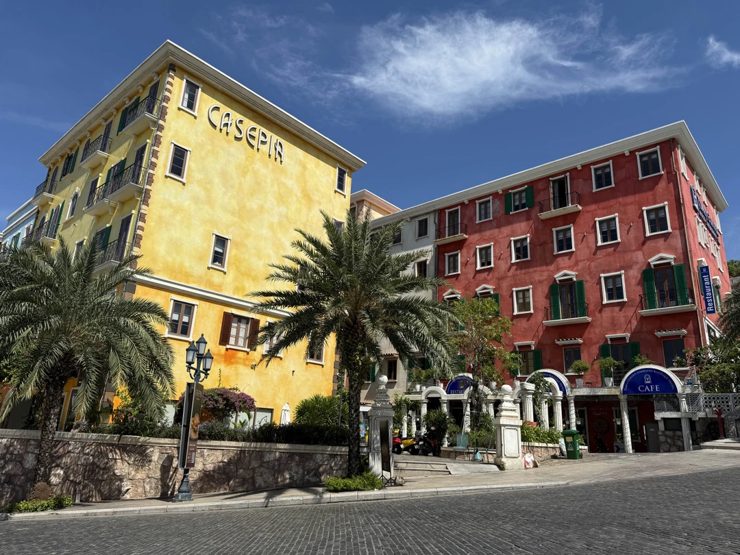 Наша небольшая компания из 6 человек осталась очень довольна экскурсией на Фукуок, которую провел для нас