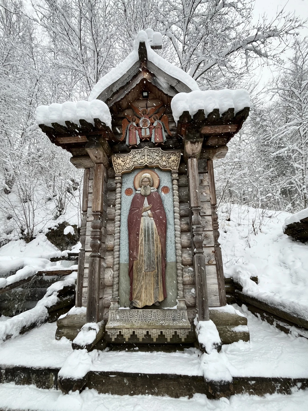 Пунктуальность, интеллект, обаяние, глубокие знания - эти качества отличают Сергея. В указанное время за нами заехал