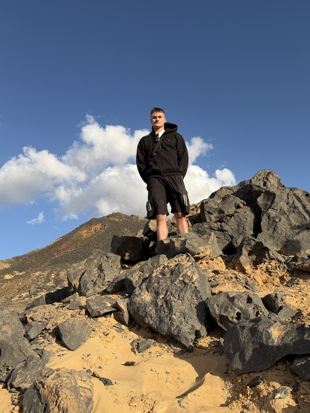 Прекрасные 3 дня мы провели с Валидом. Валид по нашей просьбе изменил маршрут. мы посетили пирамиды