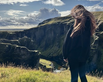 Каньон Фьядрарглйуфур, дрейфующие айсберги, алмазный пляж и хайкинг по леднику