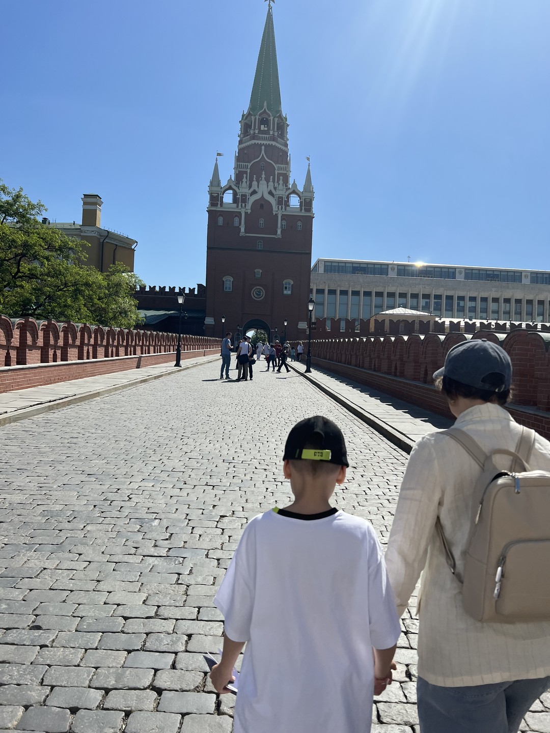 Детская экскурсия по территории Кремля (Алена)