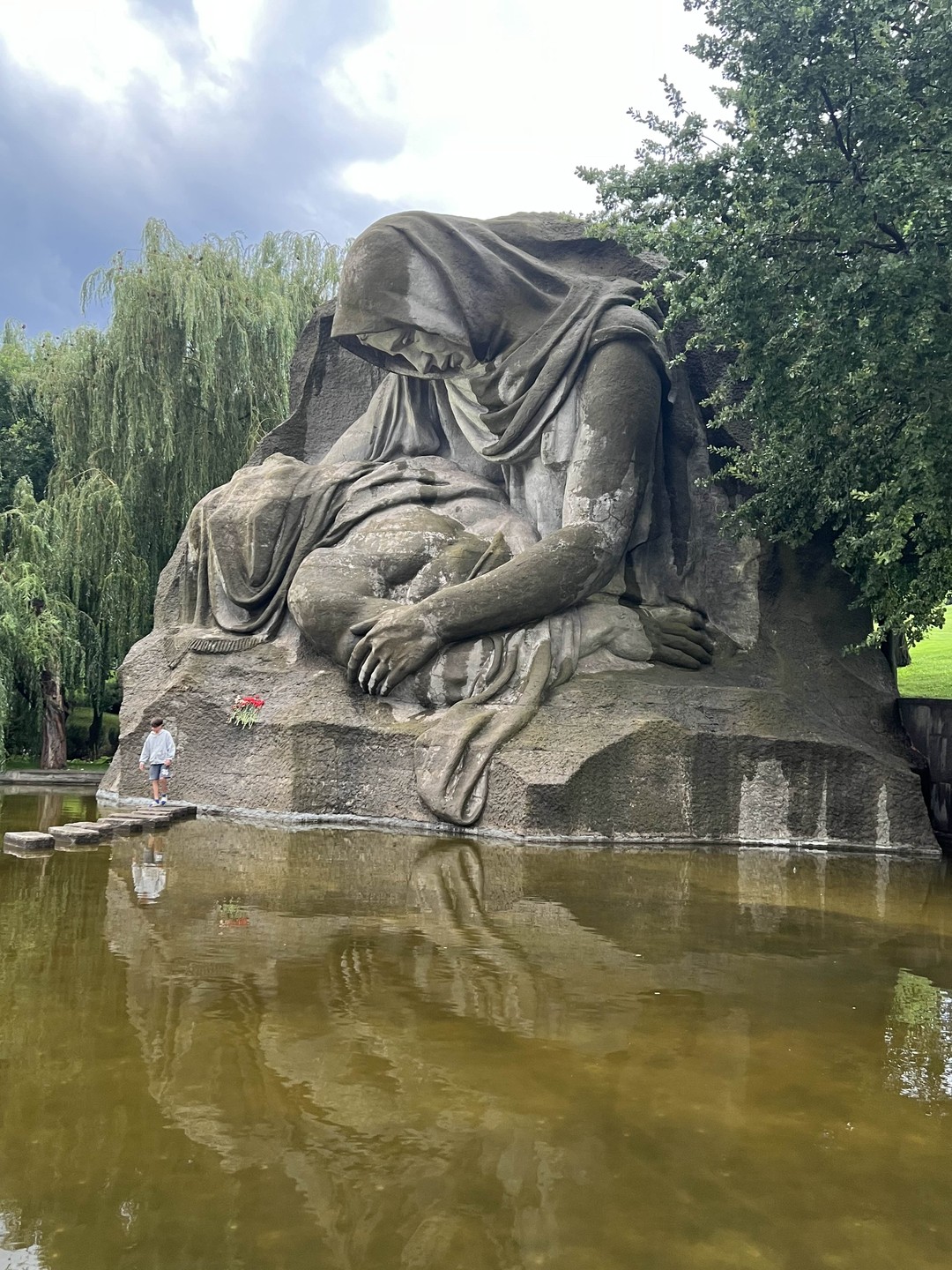 Огромное спасибо Евгении за потрясающую экскурсию «Мамаев курган: история в камне»!