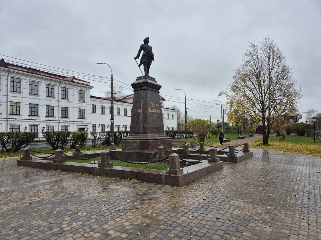 16 октября побывали на экскурсии по Архангельску с Дмитрием, маршрут хороший, узнали много нового и интересного