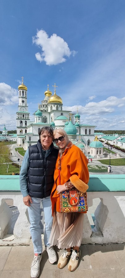 Хочу выразить огромную благорность гиду Анатолию за проведённуе экскурсию в Новый Иерусалим. Для меня была великая