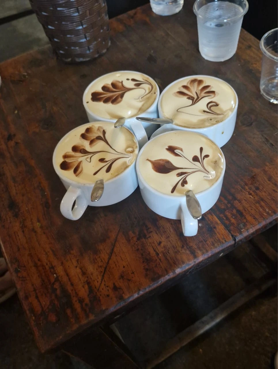 Такая экскурсия - это то, что нужно для знакомства с местной кухней! Сергей провел нас по