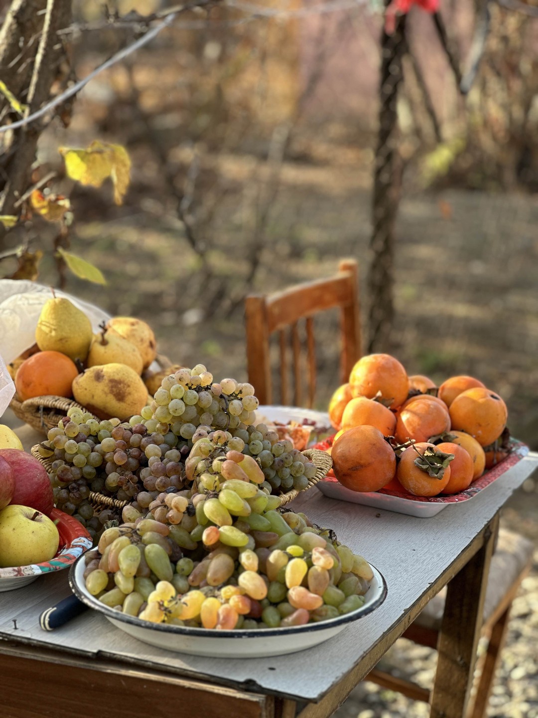 Очень крутая экскурсия, по-дружески уютная, веселая, вкусная и познавательная ☺️чудесные гид Георгий, обладает знаниями, харизмой и