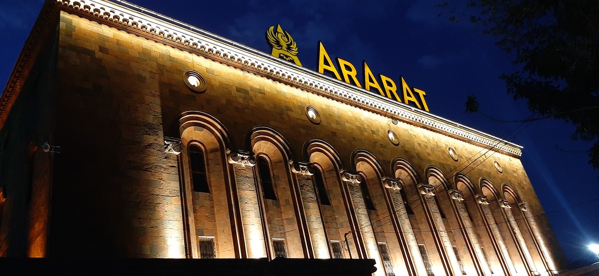 Фото По Еревану — на автомобиле