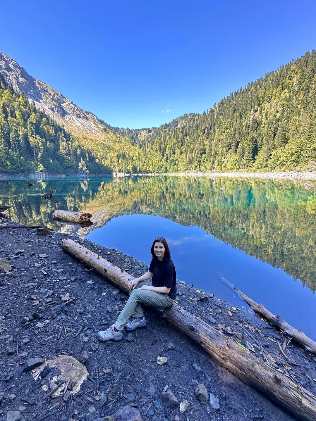 Участвовала в поездке в начале октября. Всё прошло отлично: комфортно, интересно, красиво. Подъем к Малой Рице